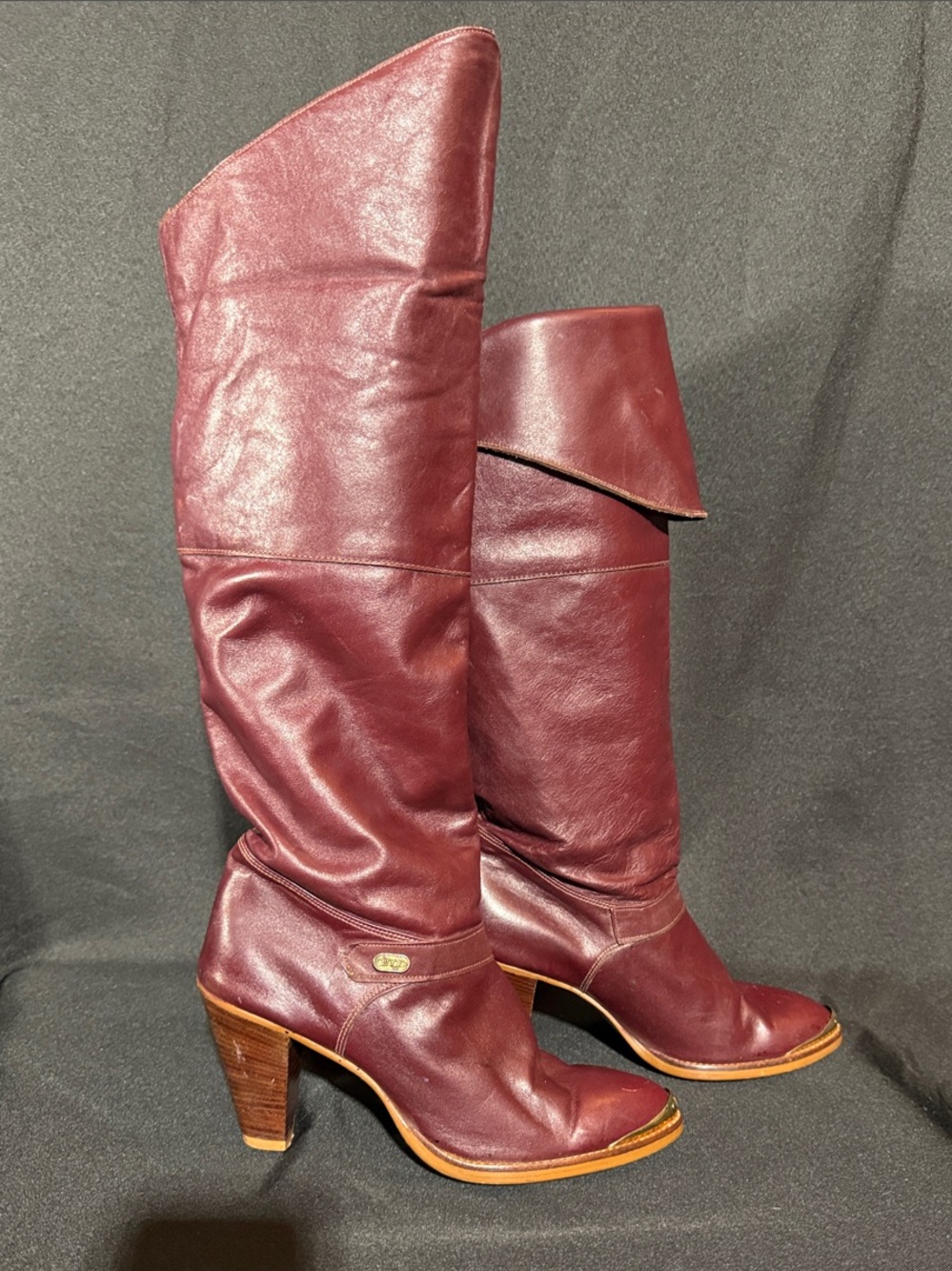 dingo Burgundy Fold-Over Over-the-Knee Leather Boots with Wooden Heel - Picture 7 of 8